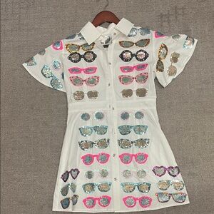 QUEEN OF SPARKLES White Shirt Dress with Multicolor Sequin Sunglasses